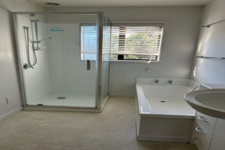 Photo of property in 4/4 Brockworth Place, Riccarton, Christchurch, 8011