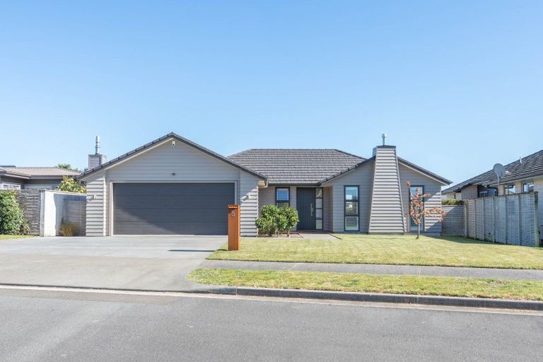 Photo of property in 5 Facilita Avenue, Wharewaka, Taupo, 3330