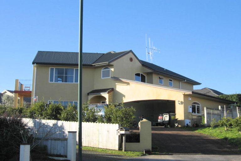 Photo of property in 11 Burleigh Place, Rototuna, Hamilton, 3210