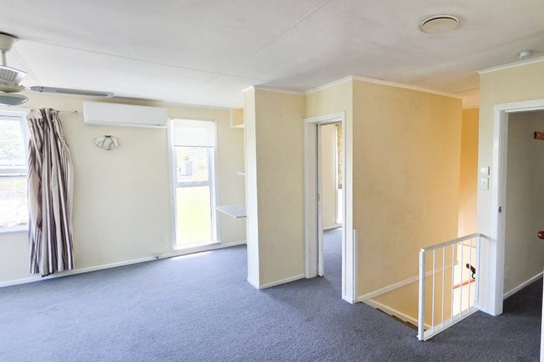 Photo of property in 14 Manor Drive, Stokes Valley, Lower Hutt, 5019