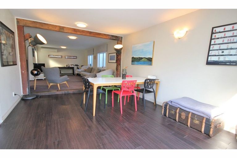 Photo of property in 72 Oxford Street, Lyttelton, 8082