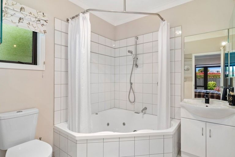 Photo of property in 27 Mavora Road, Lake Hayes, Queenstown, 9304