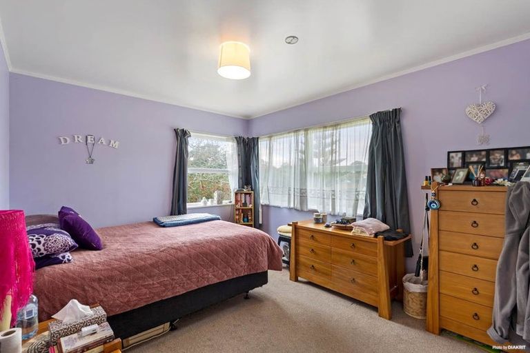 Photo of property in 25 Meilland Place, Glen Eden, Auckland, 0602