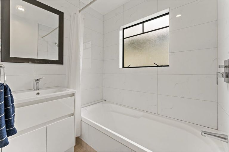 Photo of property in 41c Titirangi Road, New Lynn, Auckland, 0600