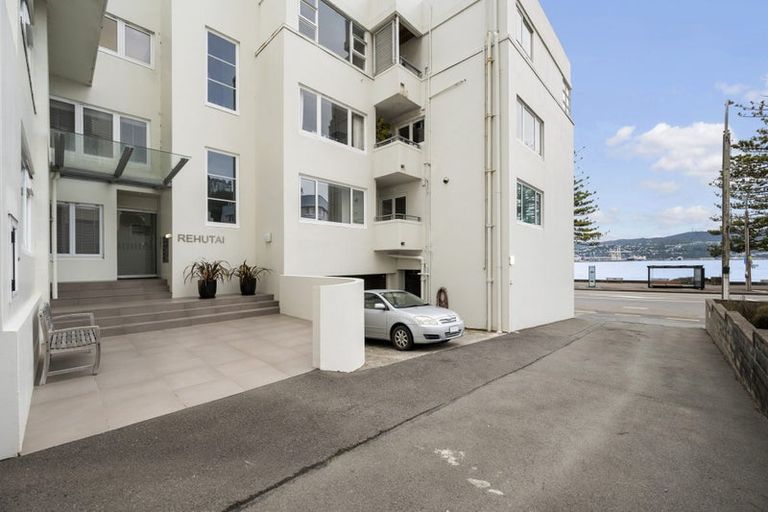 Photo of property in Rehutai Flats, 6/268 Oriental Parade, Oriental Bay, Wellington, 6011