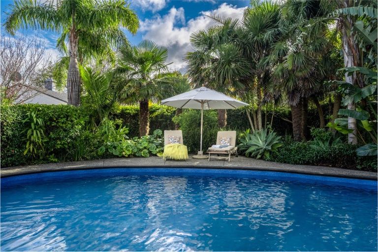 Photo of property in 11 Holly Way, Sunnyhills, Auckland, 2010