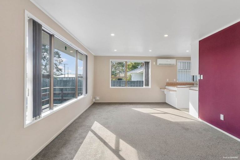 Photo of property in 2/42 Sutton Crescent, Papakura, 2110