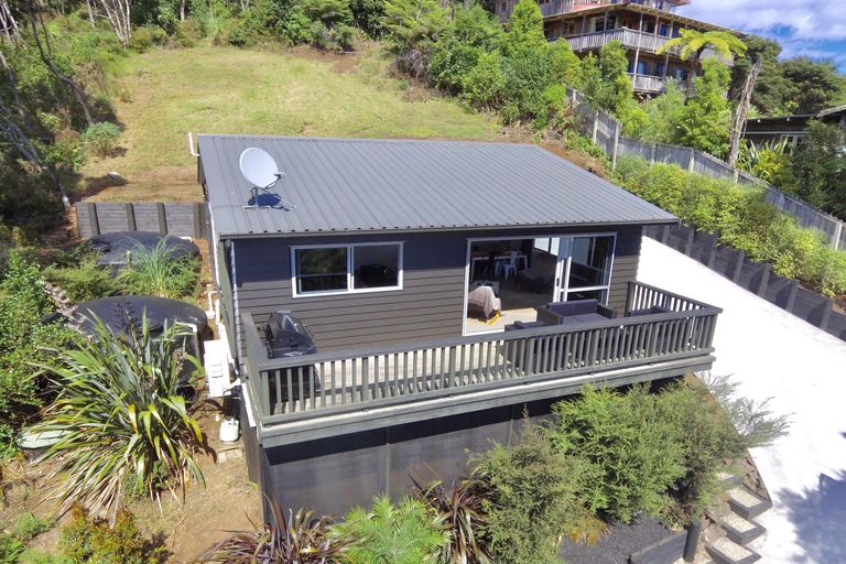 Photo of property in 33 Whaanga Road, Raglan, 3297