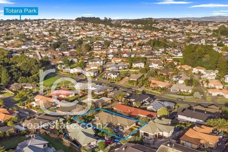 Photo of property in 19 Chieftain Rise, Goodwood Heights, Auckland, 2105
