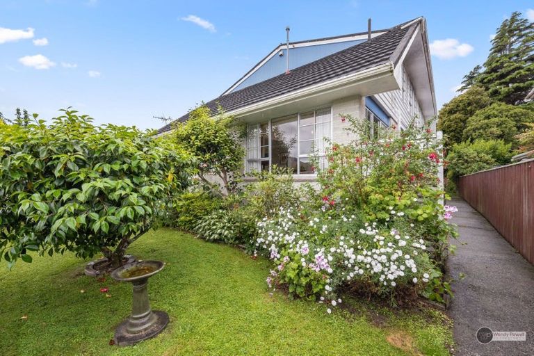 Photo of property in 28 Saint Columbans Grove, Boulcott, Lower Hutt, 5010