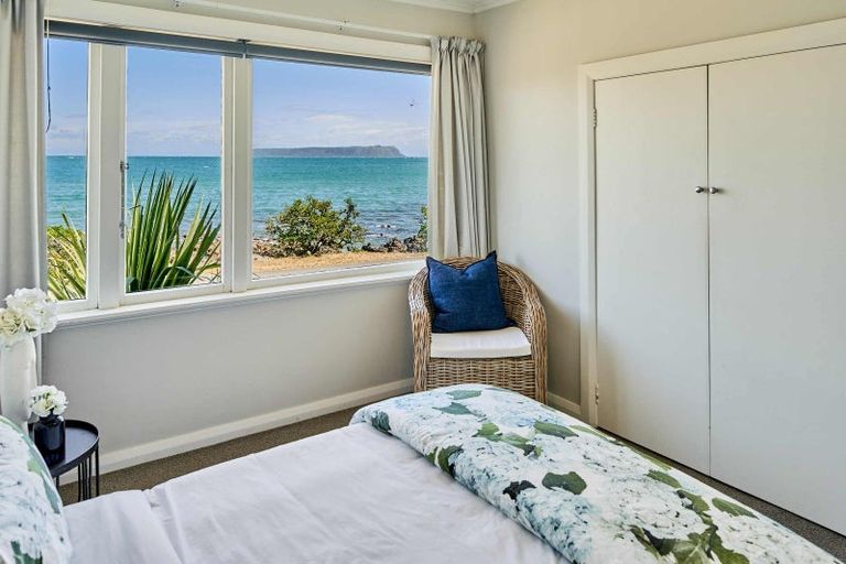 Photo of property in 32 Moana Road, Plimmerton, Porirua, 5026