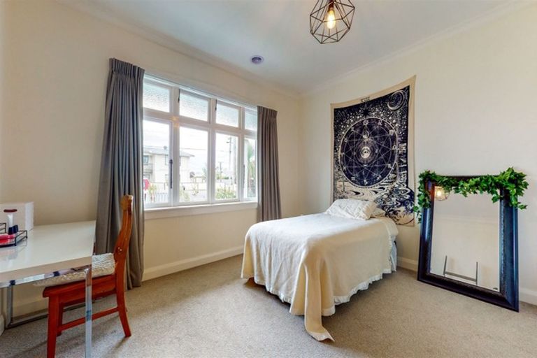 Photo of property in 22 Central Terrace, Alicetown, Lower Hutt, 5010