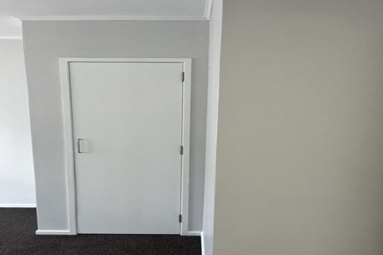 Photo of property in 64a Clayburn Road, Glen Eden, Auckland, 0602