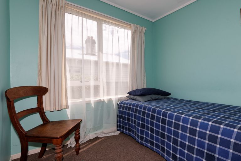 Photo of property in 16 Woodglen Road, Glen Eden, Auckland, 0602