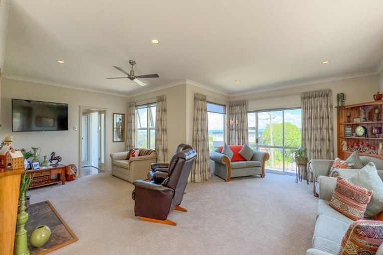 Photo of property in 152 Brunton Crescent, Thames, 3500