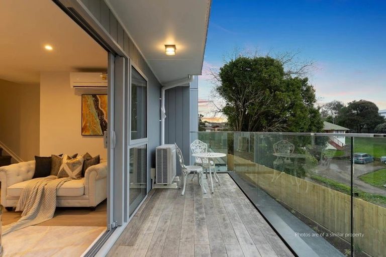Photo of property in 26d Trojan Crescent, New Lynn, Auckland, 0600