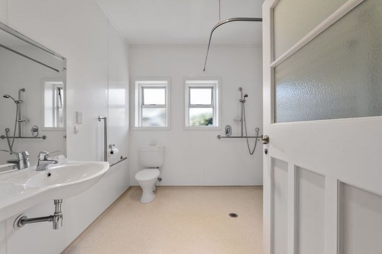 Photo of property in 59 Somerset Street, Brooklands, New Plymouth, 4310