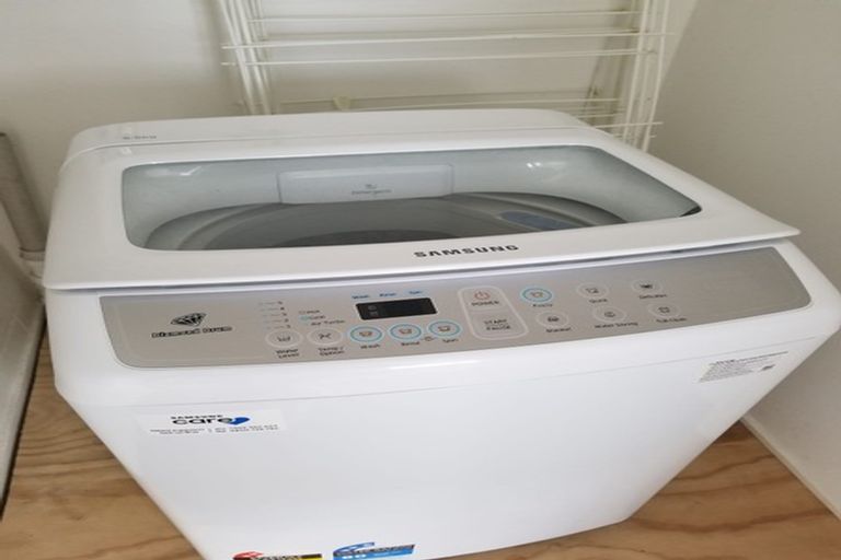 Photo of property in 1/40 Aberdeen Road, Campbells Bay, Auckland, 0620