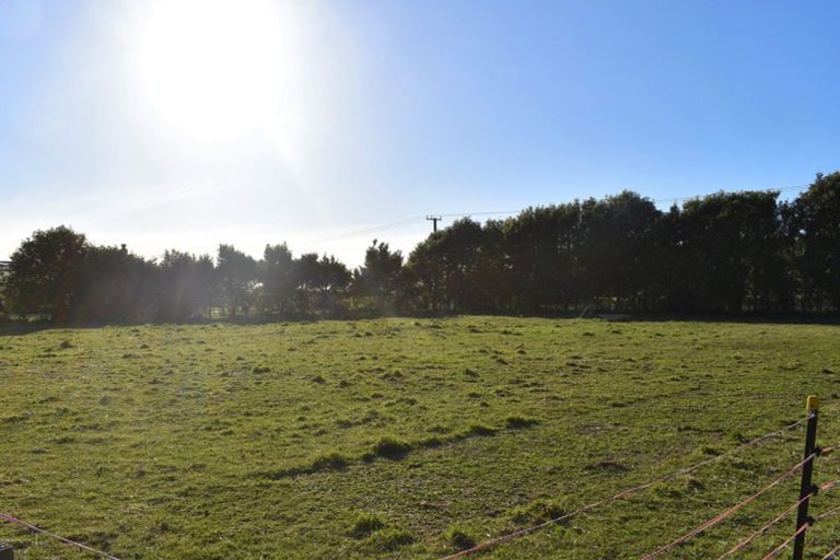 Photo of property in 43 Waikawa Beach Road, Manakau, 5573