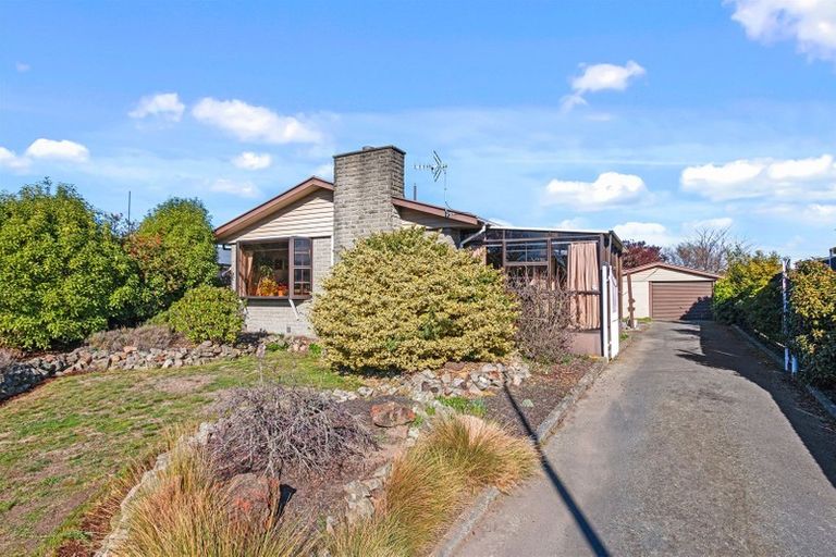 Photo of property in 11 Fairmont Place, Hornby, Christchurch, 8042