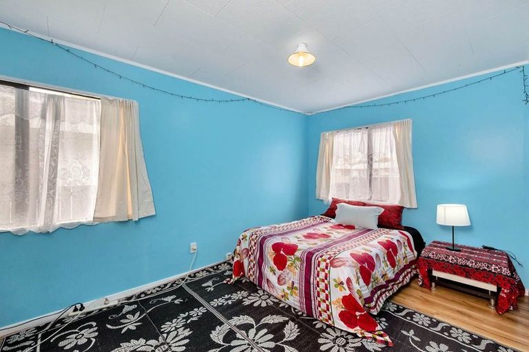 Photo of property in 2/12 Cameron Place, Ranui, Auckland, 0612