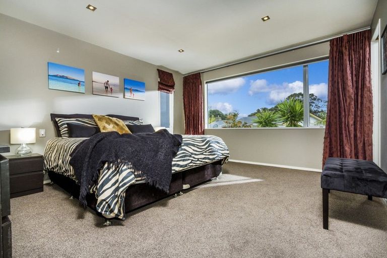 Photo of property in 33 Waiake Street, Torbay, Auckland, 0630