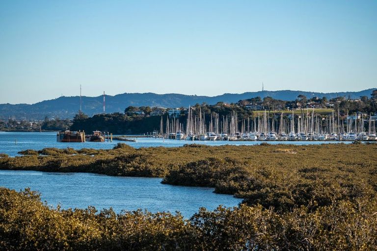 Photo of property in 4/4 Limestone Drive, Hobsonville, 0616