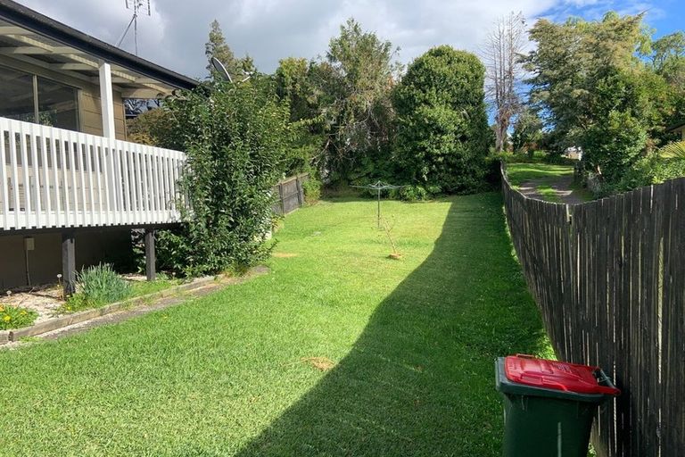 Photo of property in 2/26 Ludlow Terrace, Totara Vale, Auckland, 0627