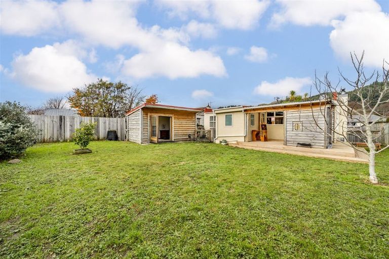 Photo of property in 50 Seddon Street, Wallaceville, Upper Hutt, 5018