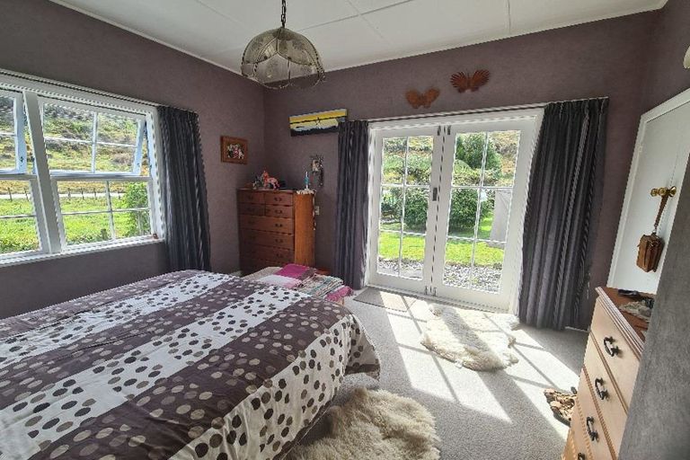 Photo of property in 347 Waitohu Valley Road, Otaki, 5583