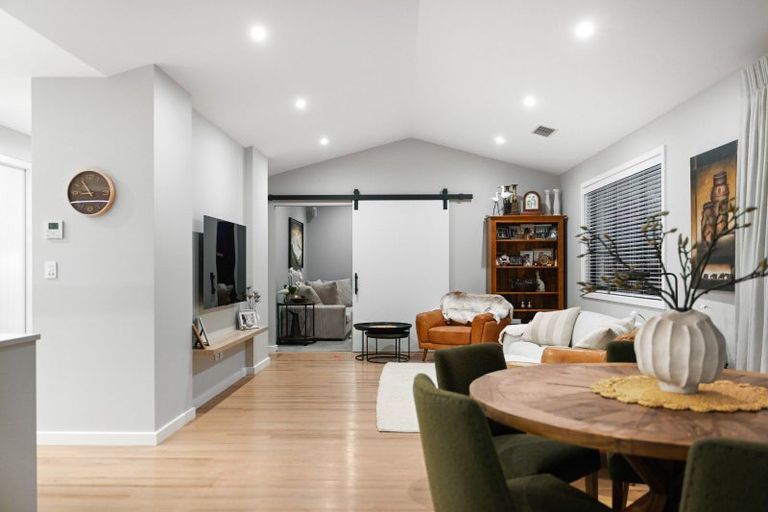 Photo of property in 92 Hugo Shaw Drive, Cambridge, 3434