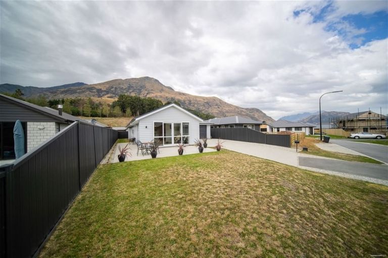 Photo of property in 1 Tudor Lane, Lower Shotover, Queenstown, 9304