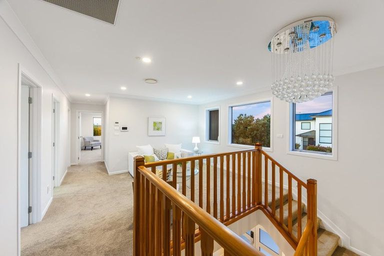 Photo of property in 17 Headland Drive, Long Bay, Auckland, 0630
