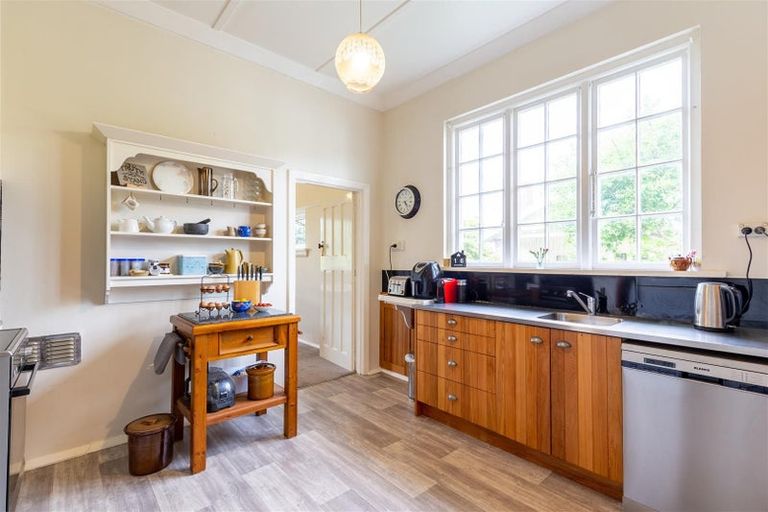 Photo of property in 17 Rhodes Street, Waimate, 7924