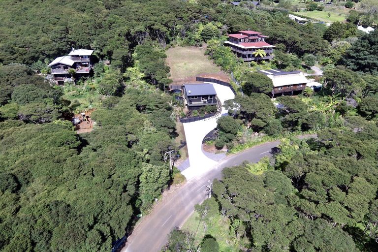 Photo of property in 33 Whaanga Road, Raglan, 3297