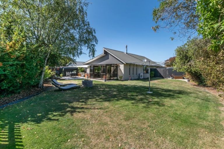 Photo of property in 8 Walker Place, Rangiora, 7400