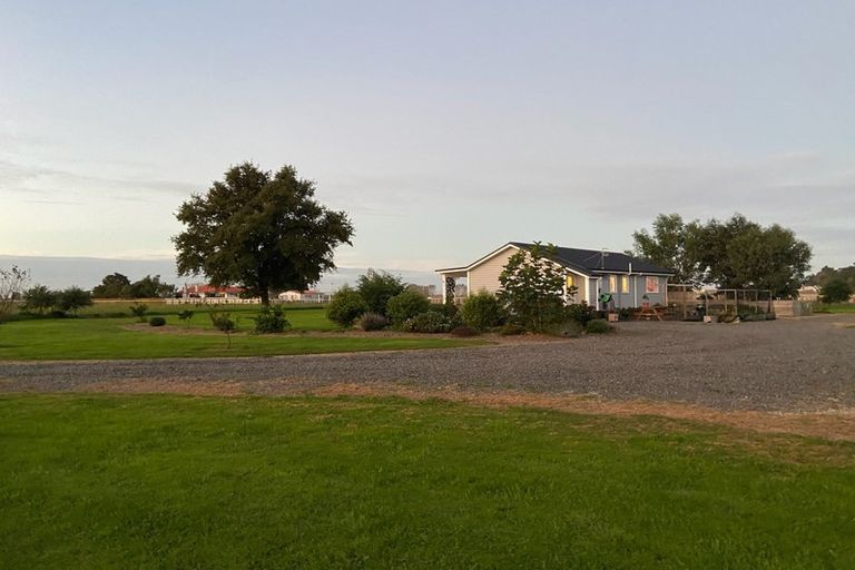 Photo of property in 35 Sears Road, Meeanee, Napier, 4183