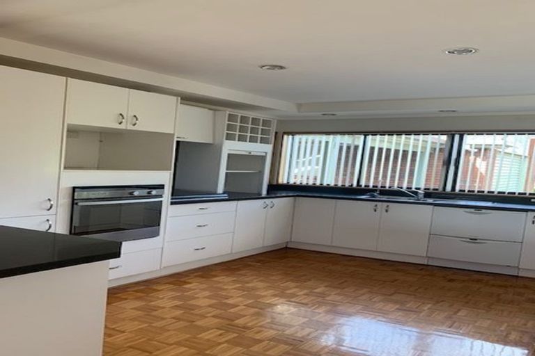 Photo of property in 454 Taupaki Road, Kumeu, 0892