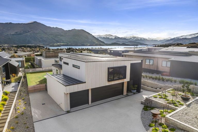 Photo of property in 9 Mills Road, Wanaka, 9305