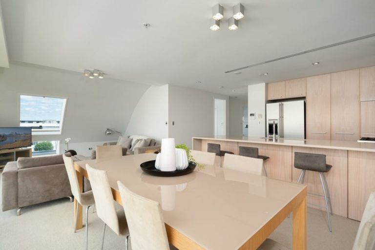 Photo of property in 6/50 Marine Parade, Mount Maunganui, 3116