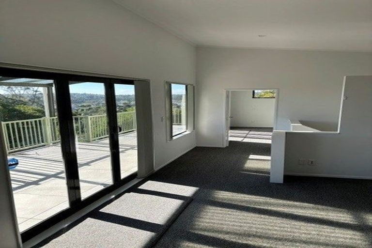 Photo of property in 67a Birkdale Road, Birkdale, Auckland, 0626