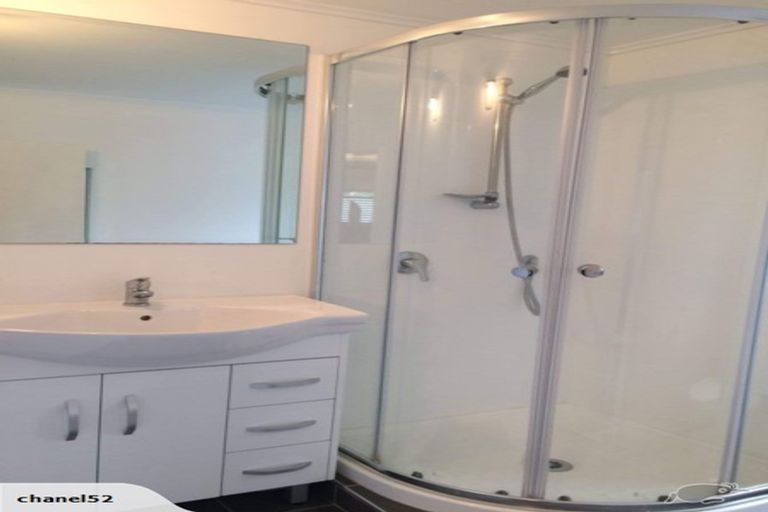 Photo of property in 2/27 Salem Place, Torbay, Auckland, 0630