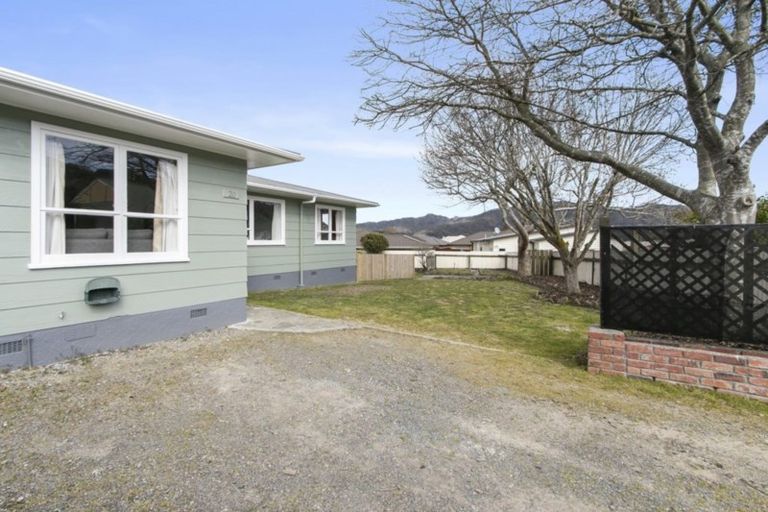Photo of property in 20 Rakaia Grove, Wainuiomata, Lower Hutt, 5014