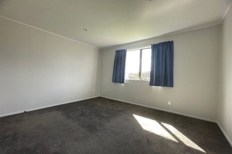 Photo of property in 3 Cade Place, Weymouth, Auckland, 2103