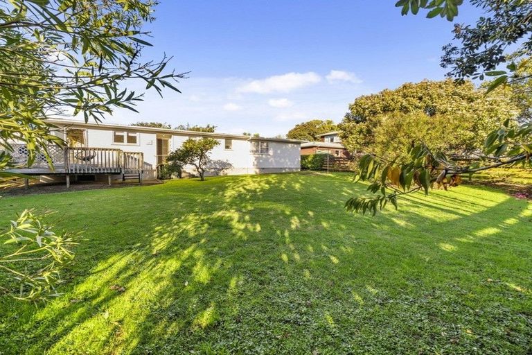 Photo of property in 8 Ashcroft Avenue, Mangere Bridge, Auckland, 2022