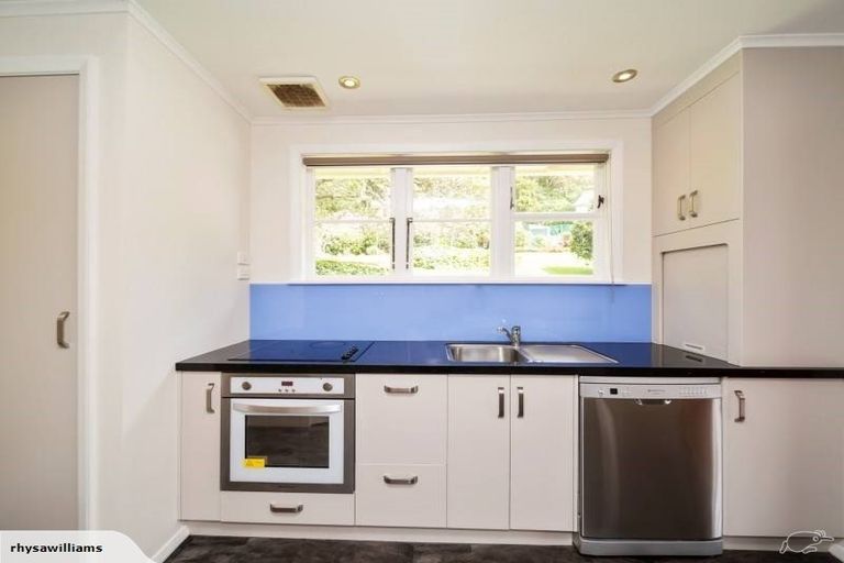 Photo of property in 60 Glenpark Avenue, Frankleigh Park, New Plymouth, 4310