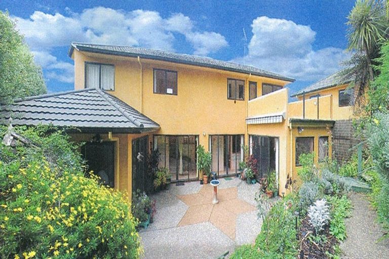 Photo of property in 15 Woodlands Crescent, Browns Bay, Auckland, 0630