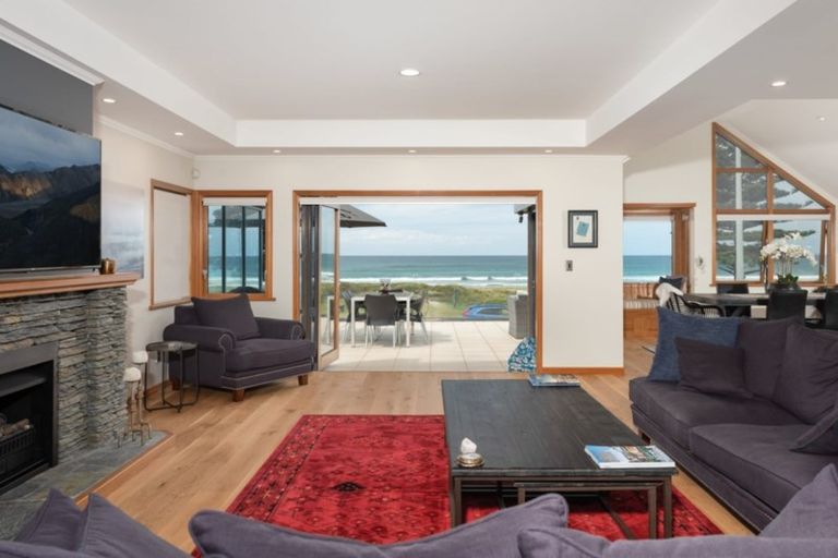 Photo of property in 85 Marine Parade, Mount Maunganui, 3116