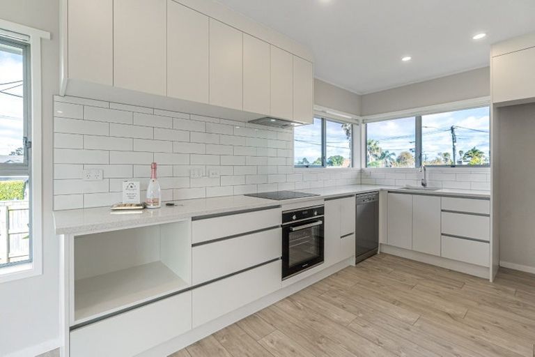 Photo of property in 1/27 Nile Road, Milford, Auckland, 0620