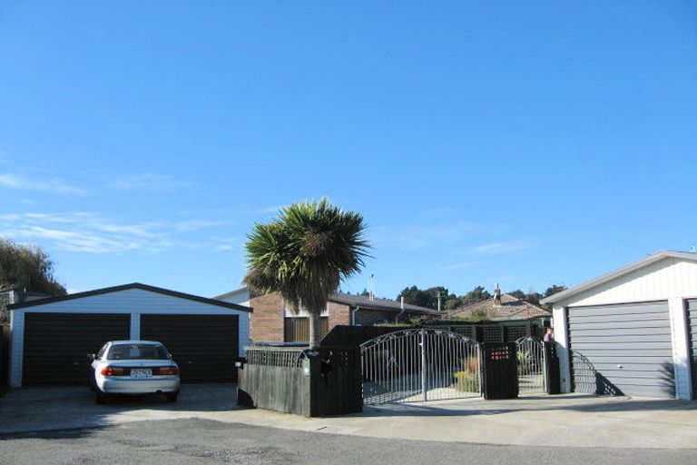 Photo of property in 2/4 Lindis Lane, New Brighton, Christchurch, 8083